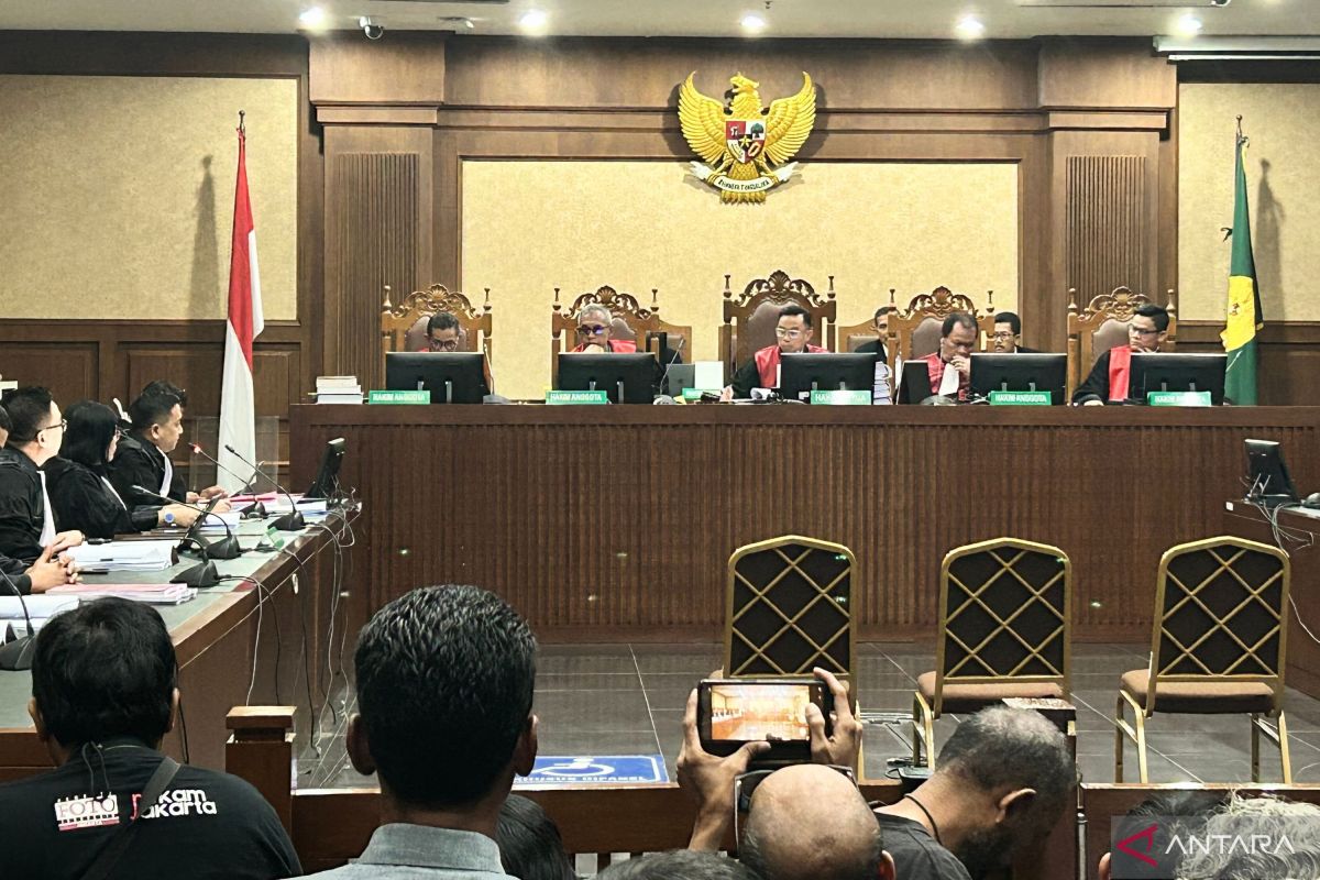 Sidang perdana kasus dugaan korupsi Nadiem Makarim ditunda karena sakit