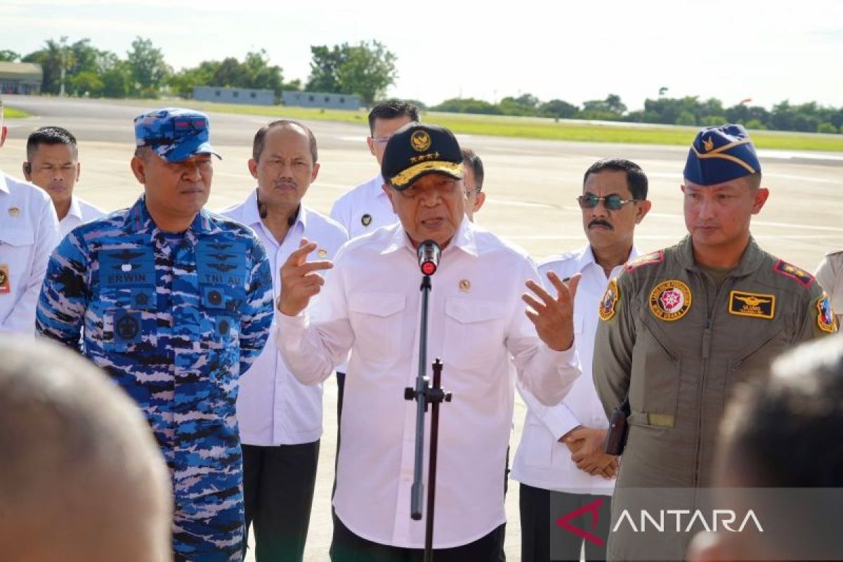Menko Polkam apresiasi personel yang telah antar logistik lewat udara