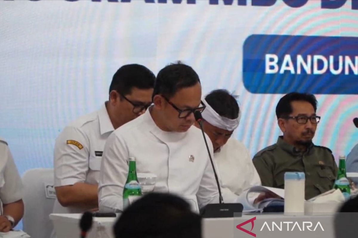 Wamendagri minta kepala daerah beri prioritas penerbitan PBG untuk MBG