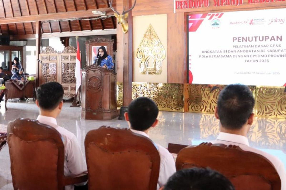 Wabup Banyumas minta lulusan Latsar CPNS memperkuat layanan publik