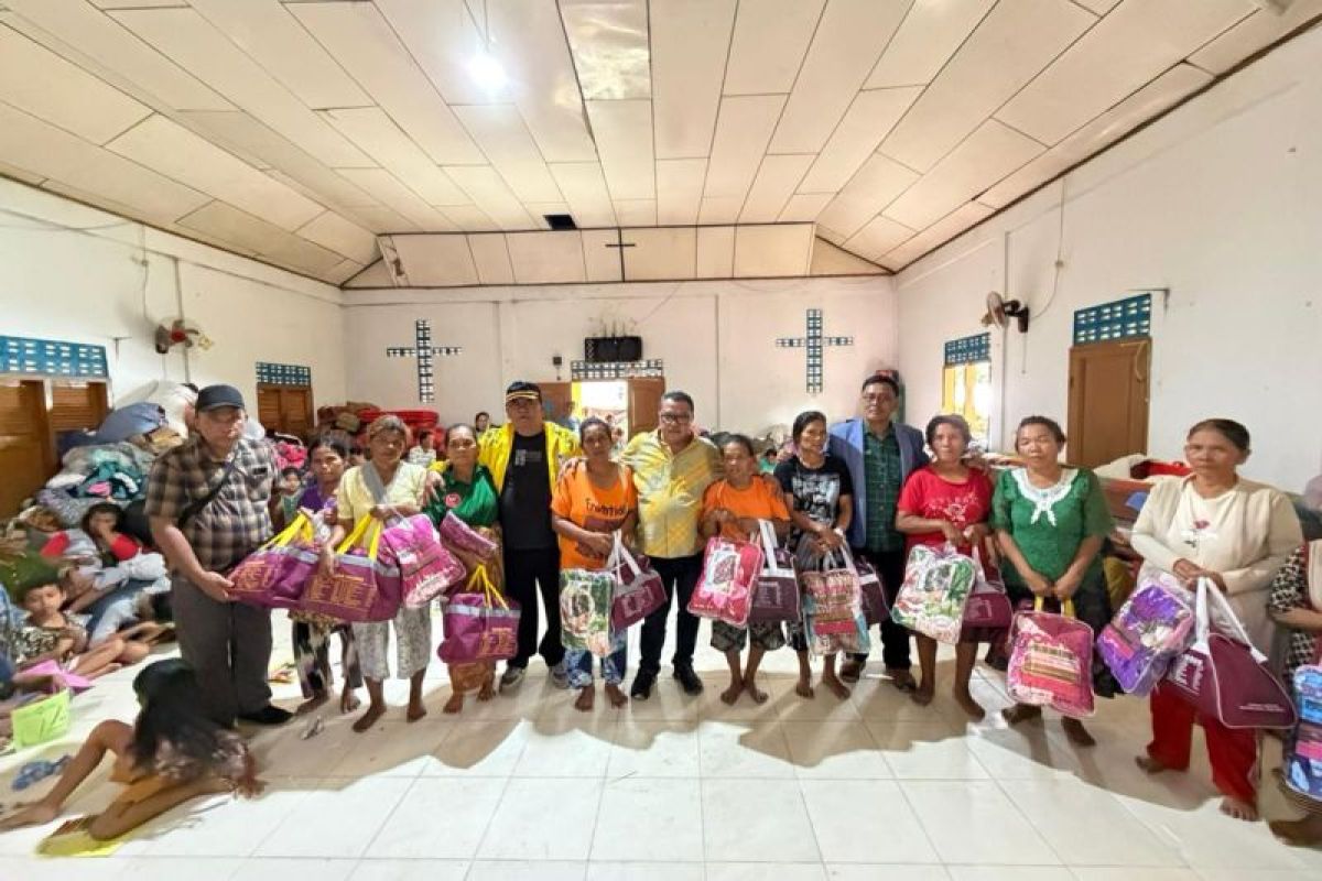 Golkar pastikan paket Natal tiba di pengungsian Sibalanga Sumut