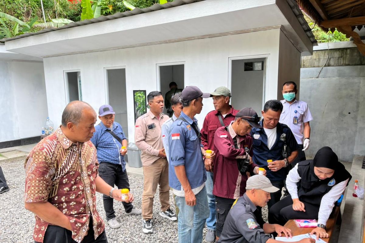 BNNK Sleman tes urin operator jip Lava Tour Merapi jelang Nataru