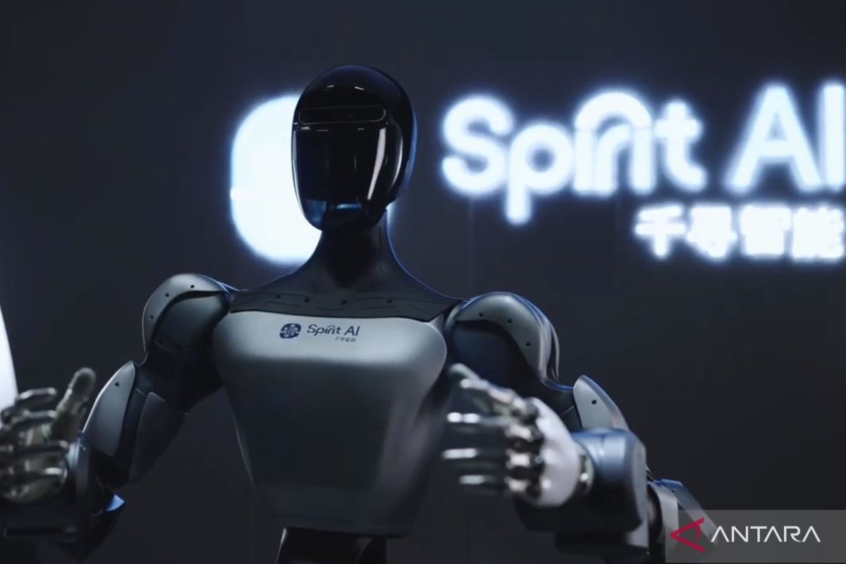 CATL gunakan robot humanoid AI untuk produksi baterai skala besar