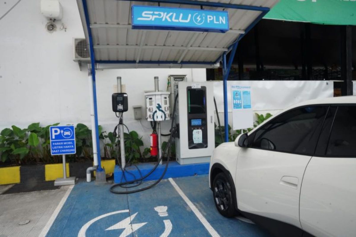 PLN siagakan 315 SPKLU di Jateng DIY sambut libur Natal dan Tahun Baru