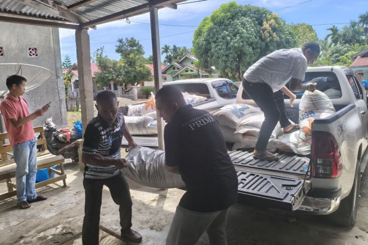 Pemkab Pasaman Barat salurkan bantuan bagi warga terdampak banjir