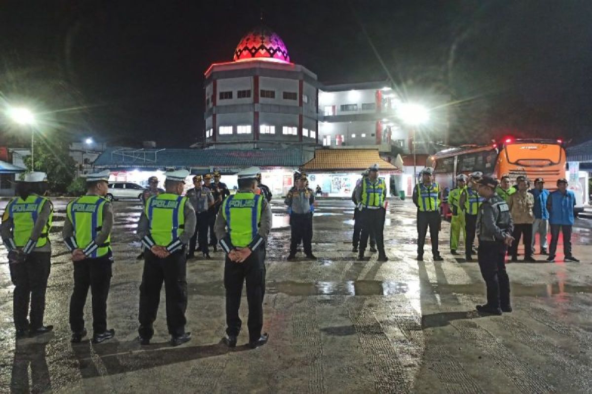 Dishub Kotim periksa ketat kelaikan bus angkutan libur Nataru