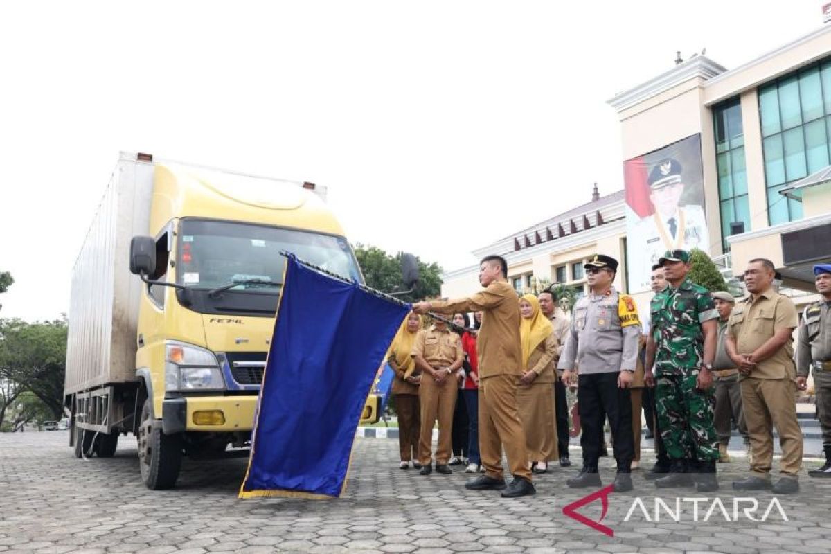 Pemkab OKU Timur kirim bantuan untuk korban bencana Aceh dan Solok