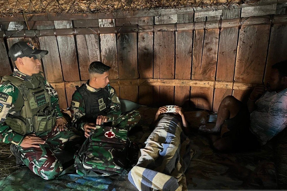 Prajurit TNI Satgas Yonif 511/DY perkuat layanan CKG bagi warga Pirime di Lanny Jaya