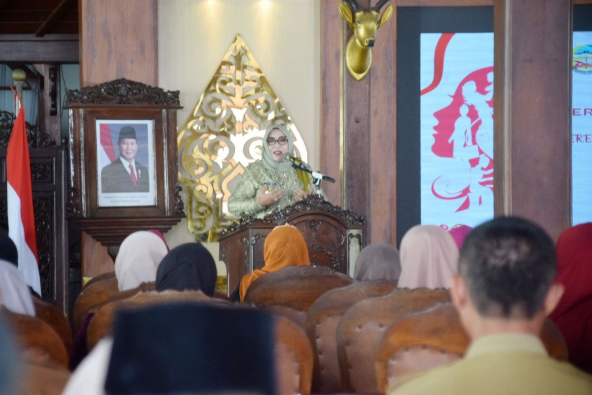 Pemkab Banyumas beri apresiasi perempuan pekerja rentan pada Hari Ibu