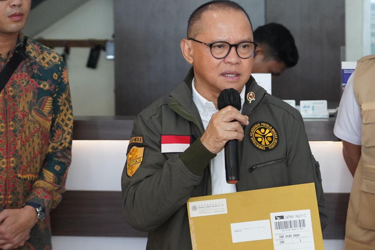 Menteri P2MI terima kedatangan jenazah PMI korban kebakaran Hong Kong