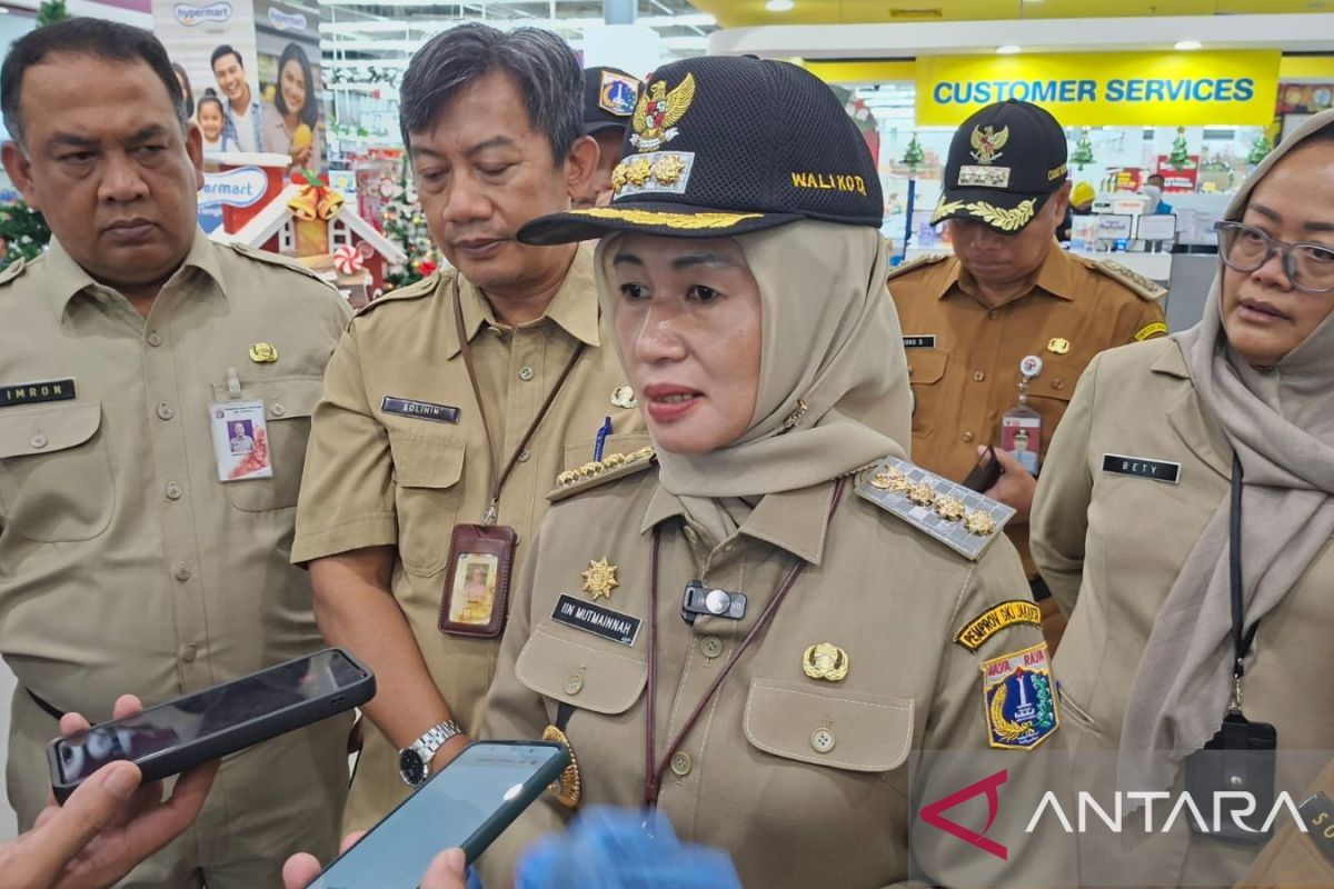 Tahun baru di Jakbar, kembang api diganti galang dana bencana Sumatera