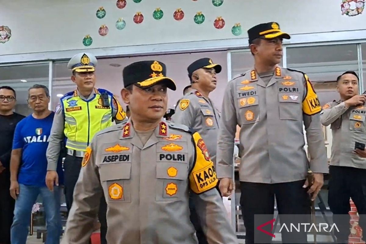 Jelang Natal, Kapolda Metro Jaya tinjau pengamanan gereja di Jakbar