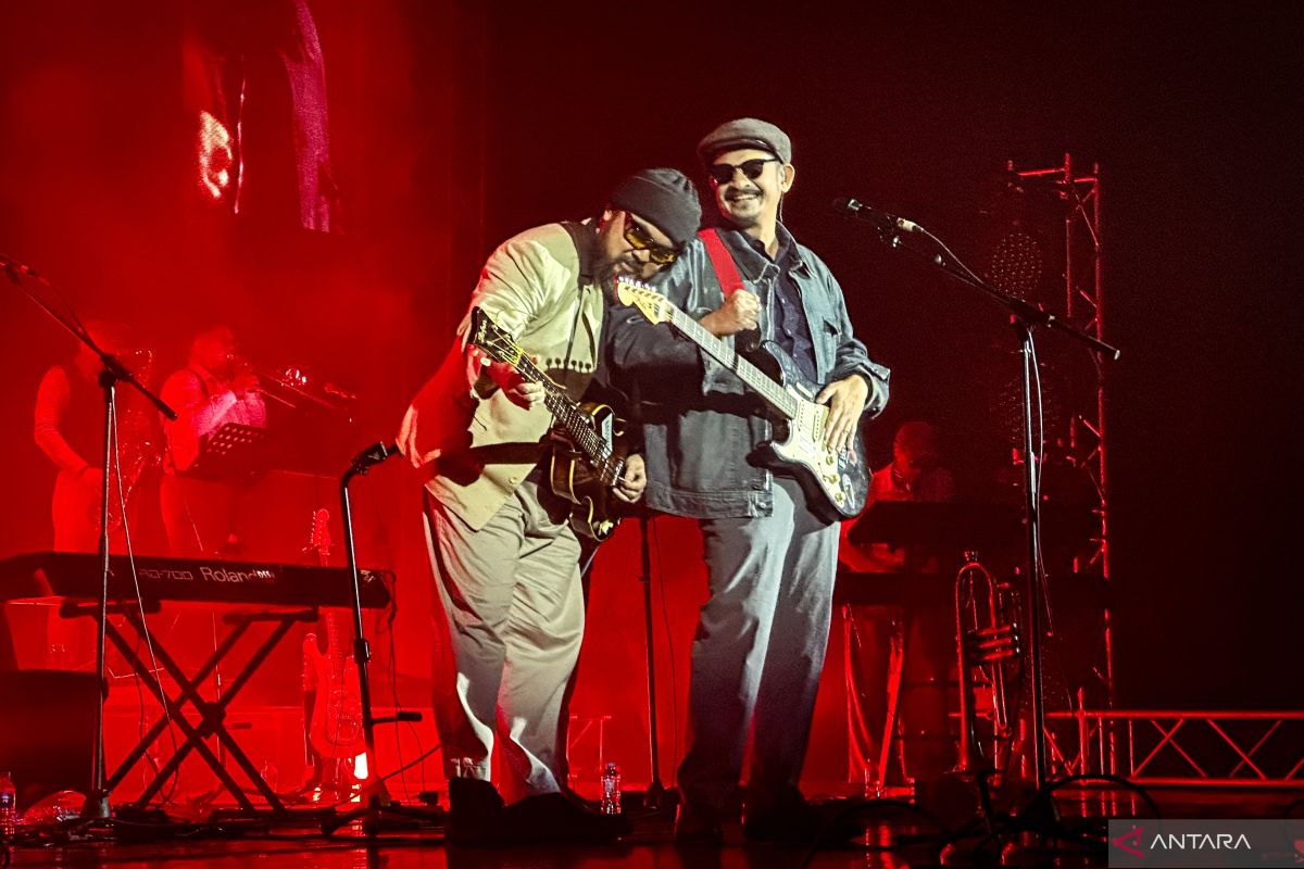 SORE merayakan 20 tahun Centralismo dalam konser emosional