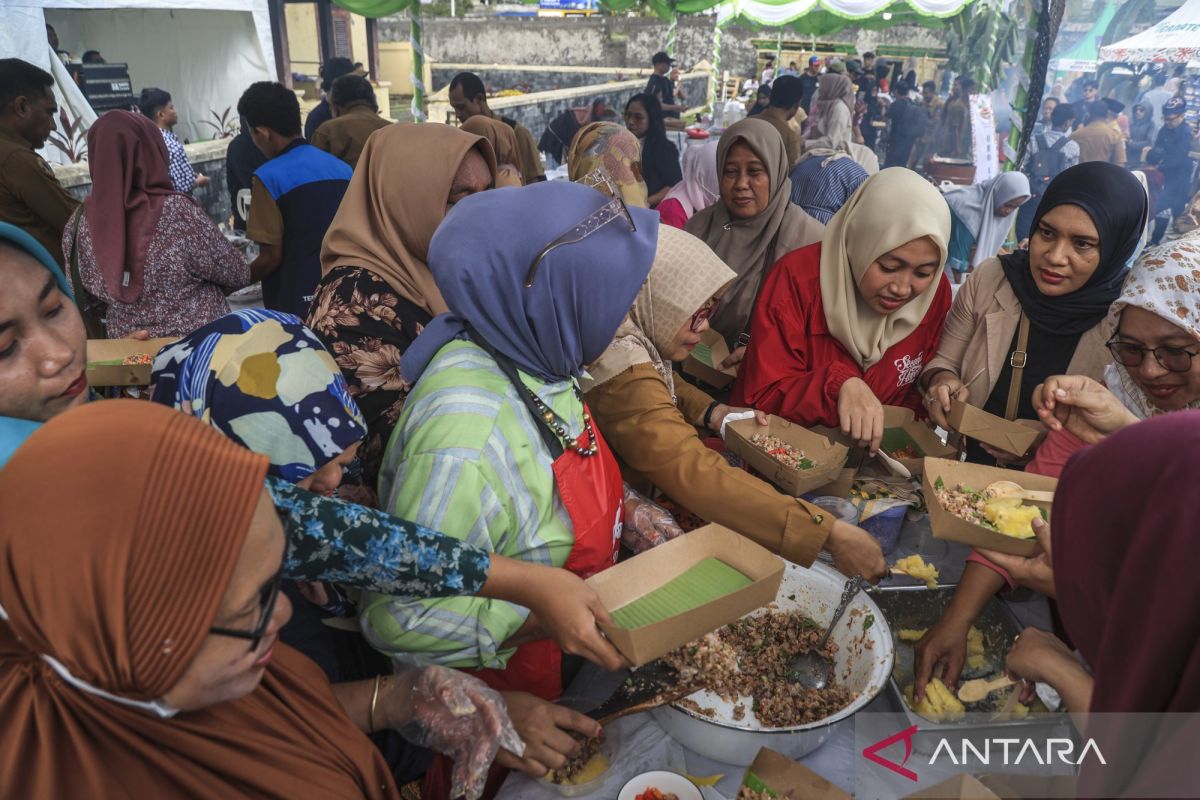 Mengelola sisa makanan pesta tahun baru agar tetap aman dikonsumsi