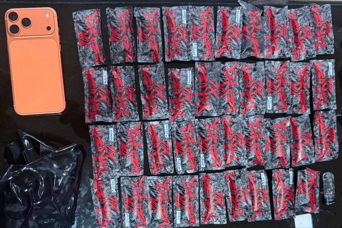 Polda Kepri tangkap dua wanita bawa 78 vape etomidate