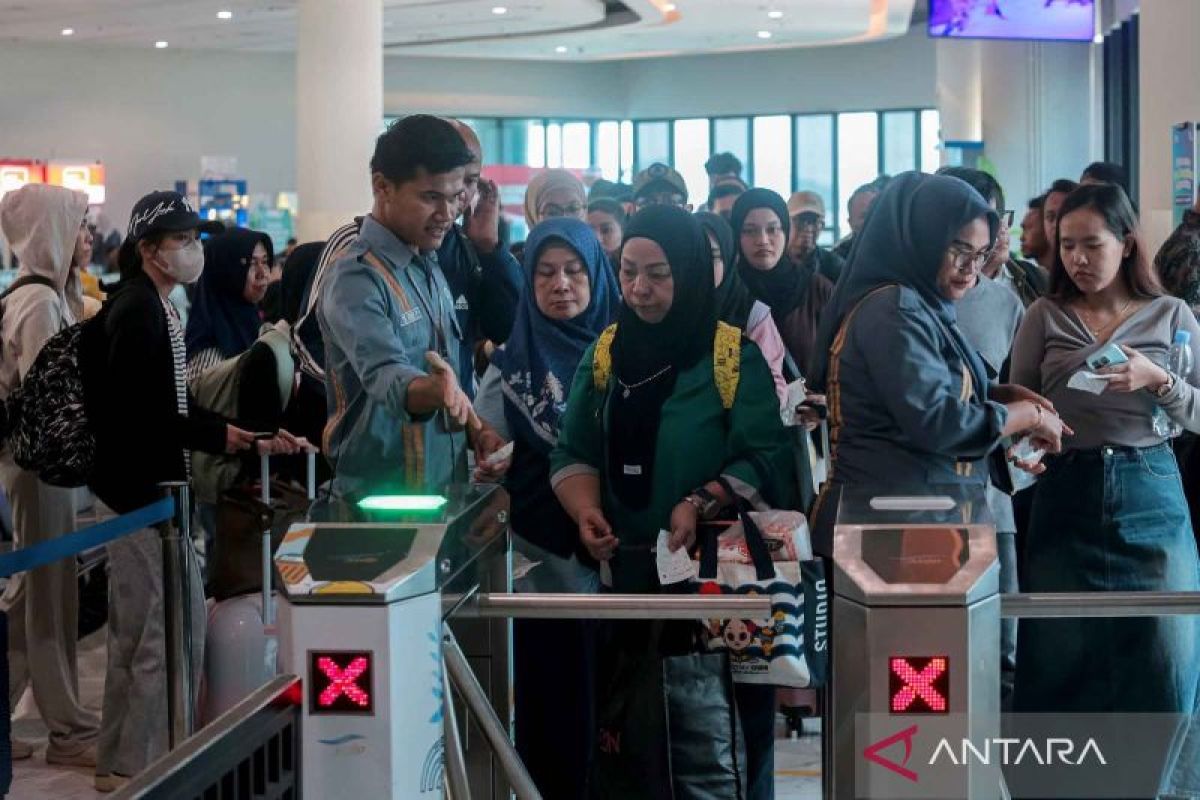 Libur Natal dan tahun baru, lebih dari 35 ribu orang telah menyeberang dari Jawa ke Sumatera