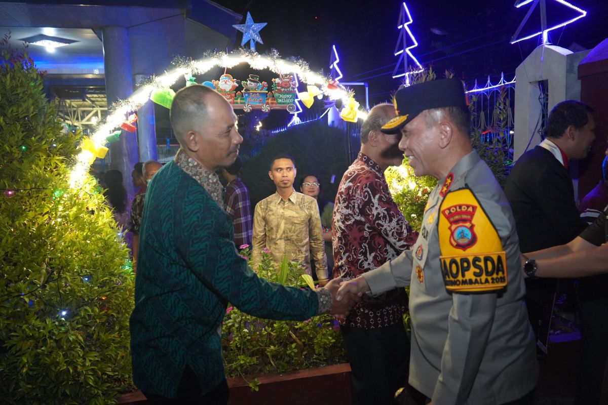 TNI-Polri gelar patroli gabungan pastikan perayaan Natal berjalan aman