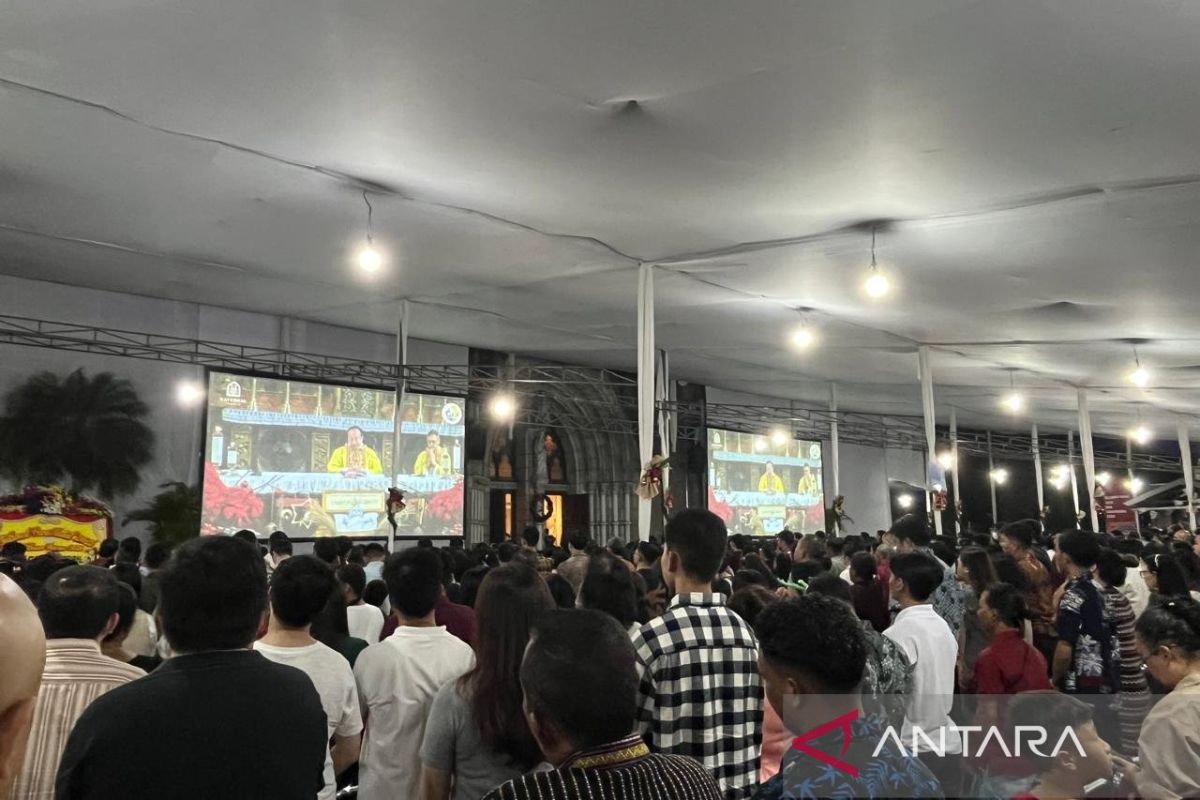 Kardinal Suharyo pimpin Misa Pontifikal Natal di Katedral Jakarta