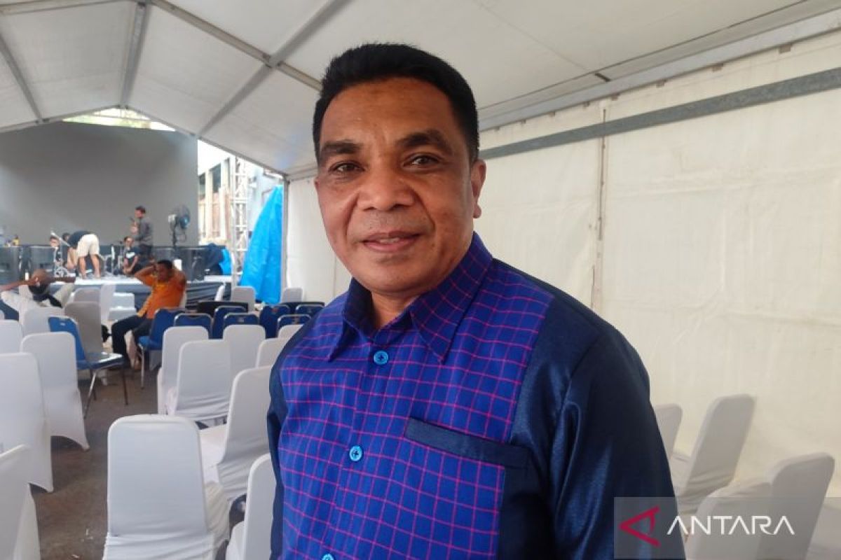 Pemkab Mabar mendorong produk tenun Manggarai jadi andalan di gerai NTT Mart