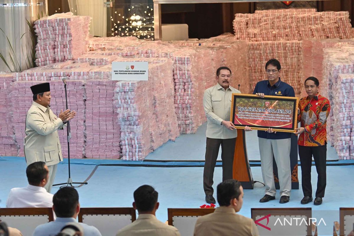 Presiden Prabowo saksikan penyerahan denda kehutanan dan korupsi