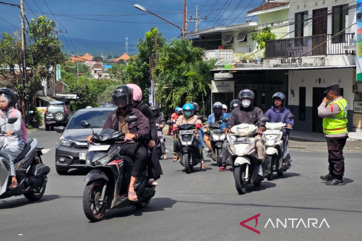 Polres Batu catat arus kendaraan naik 150 persen saat libur Natal