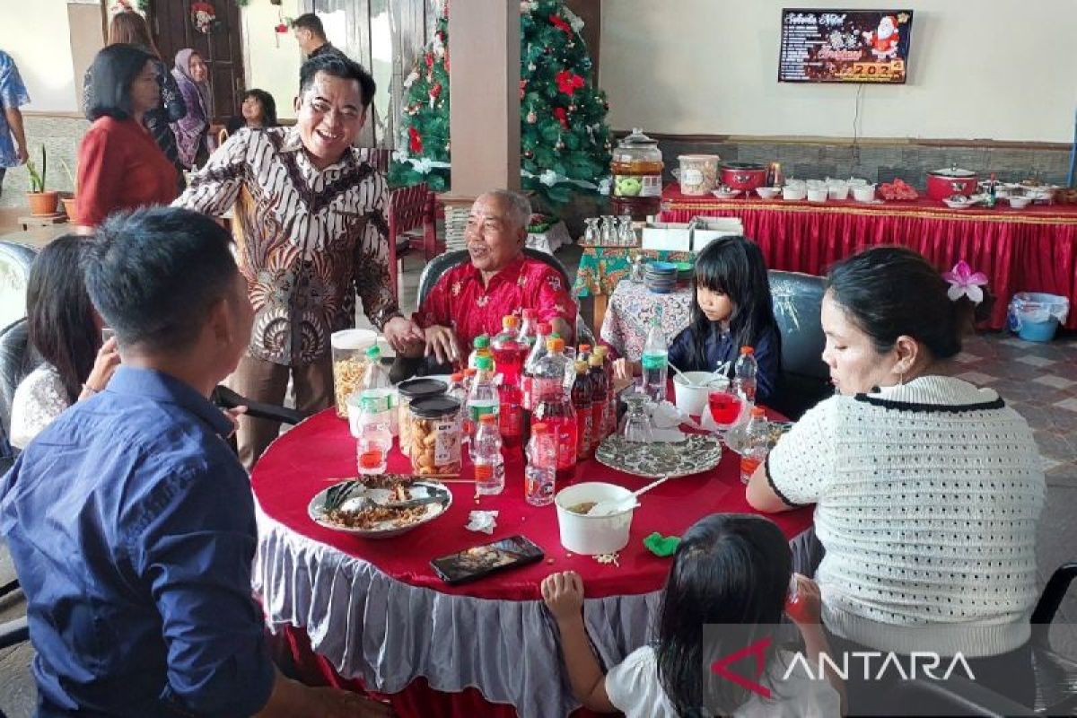 Ketua DPRD Kotim rayakan Natal bersama warga