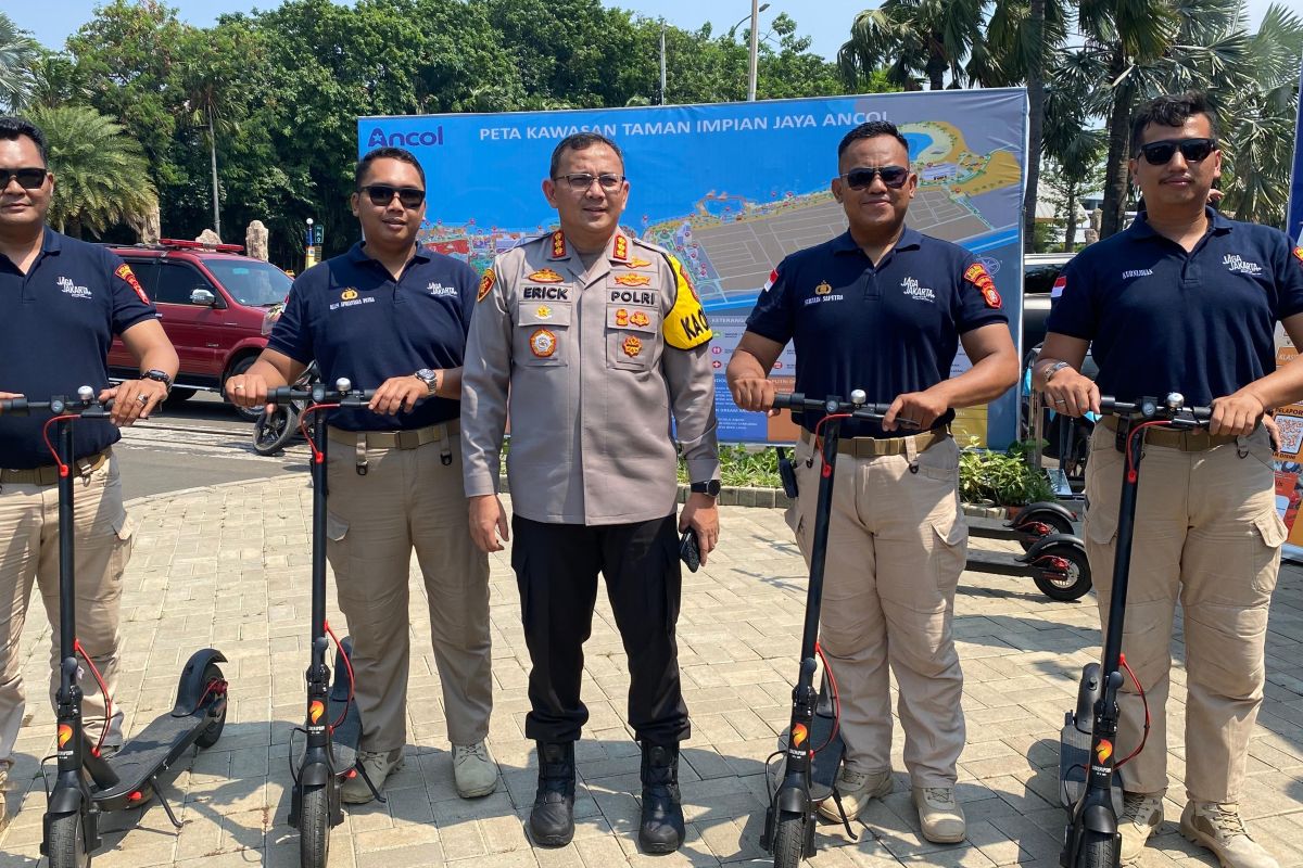 Kapolres Jakut tinjau pengamanan wisatawan di kawasan Ancol