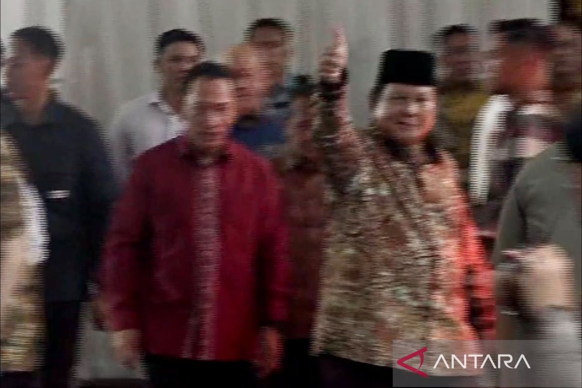 Hari Natal, Prabowo hadiri gelar griya di rumah dinas Kapolri