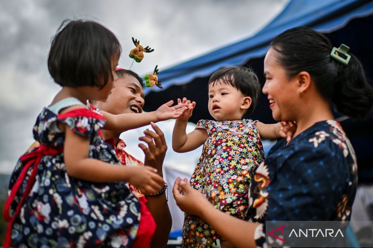 Pascabencana, warga Hutanabolon rayakan Natal sederhana penuh asa dan suka cita