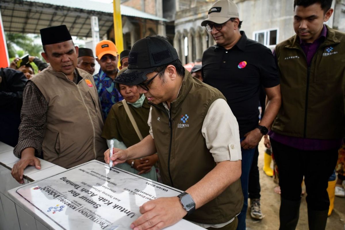 Kemkomdigi dan Indosat beri bantuan fasilitas internet ke Aceh Tamiang