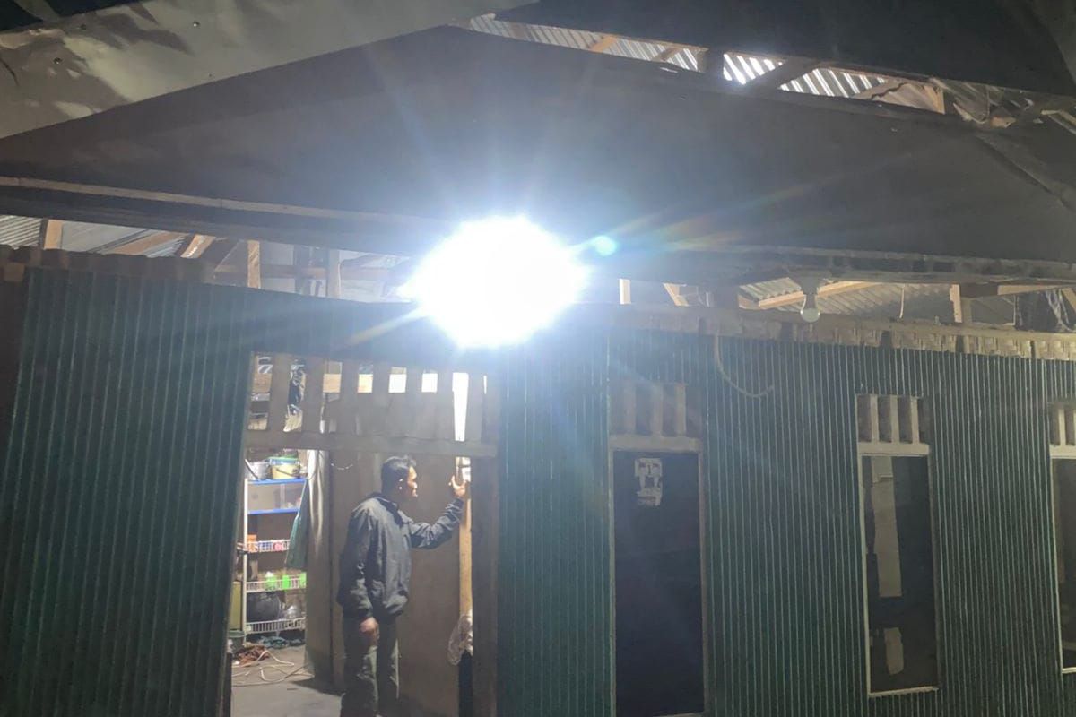 Pemprov Sulsel salurkan bantuan listrik bagi warga daerah terpencil