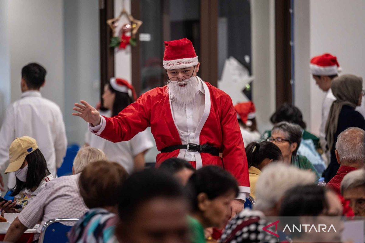 Begini suasana Suka cita Natal di Gereja Katedral Jakarta
