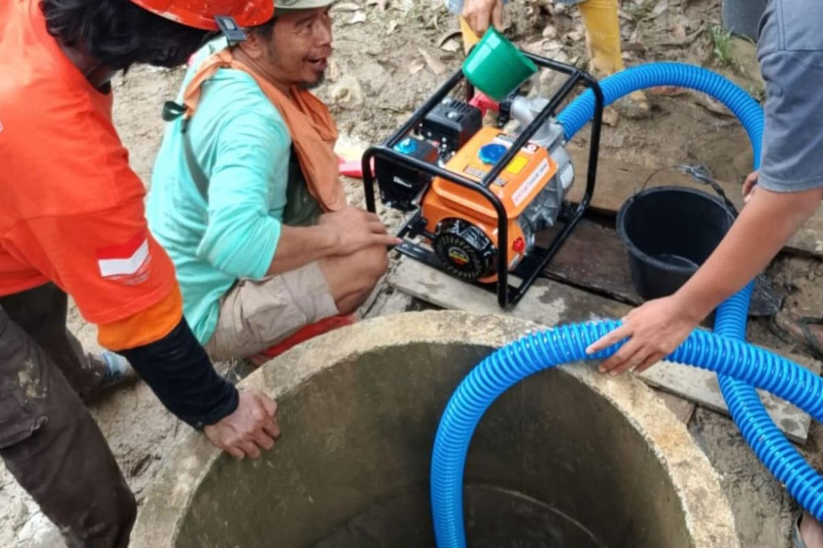 Pertamina pasok air bersih dan bersihkan sumur korban bencana