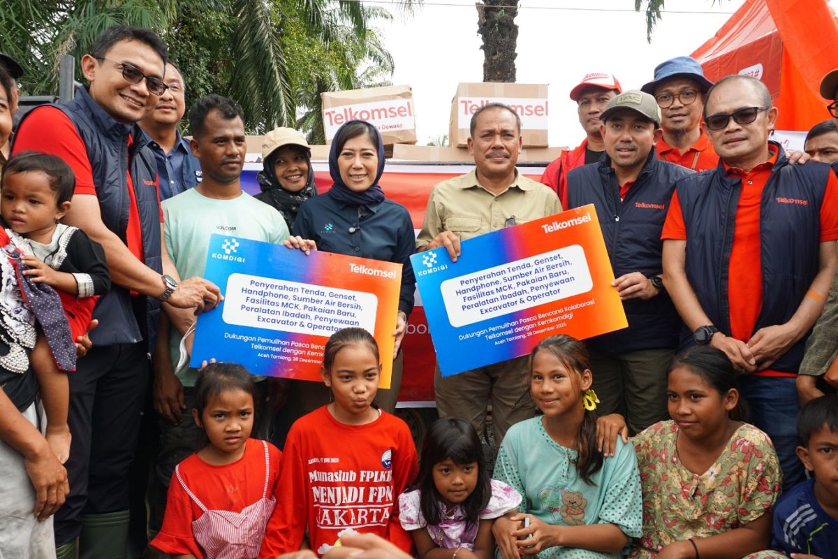 Telkomsel dan Komdigi perkuat bantuan kemanusiaan pascabencana di Aceh