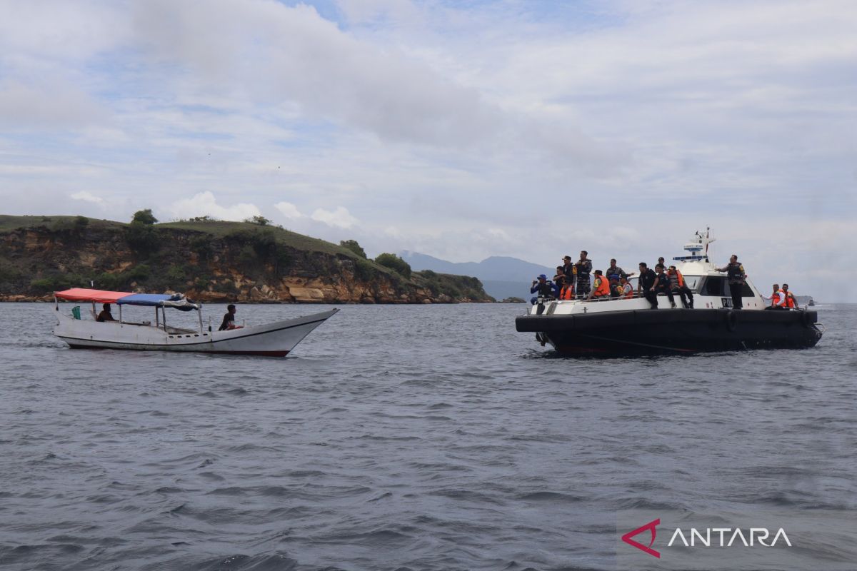 Tim SAR bentuk dua tim cari korban kapal tenggelam di Labuan Bajo
