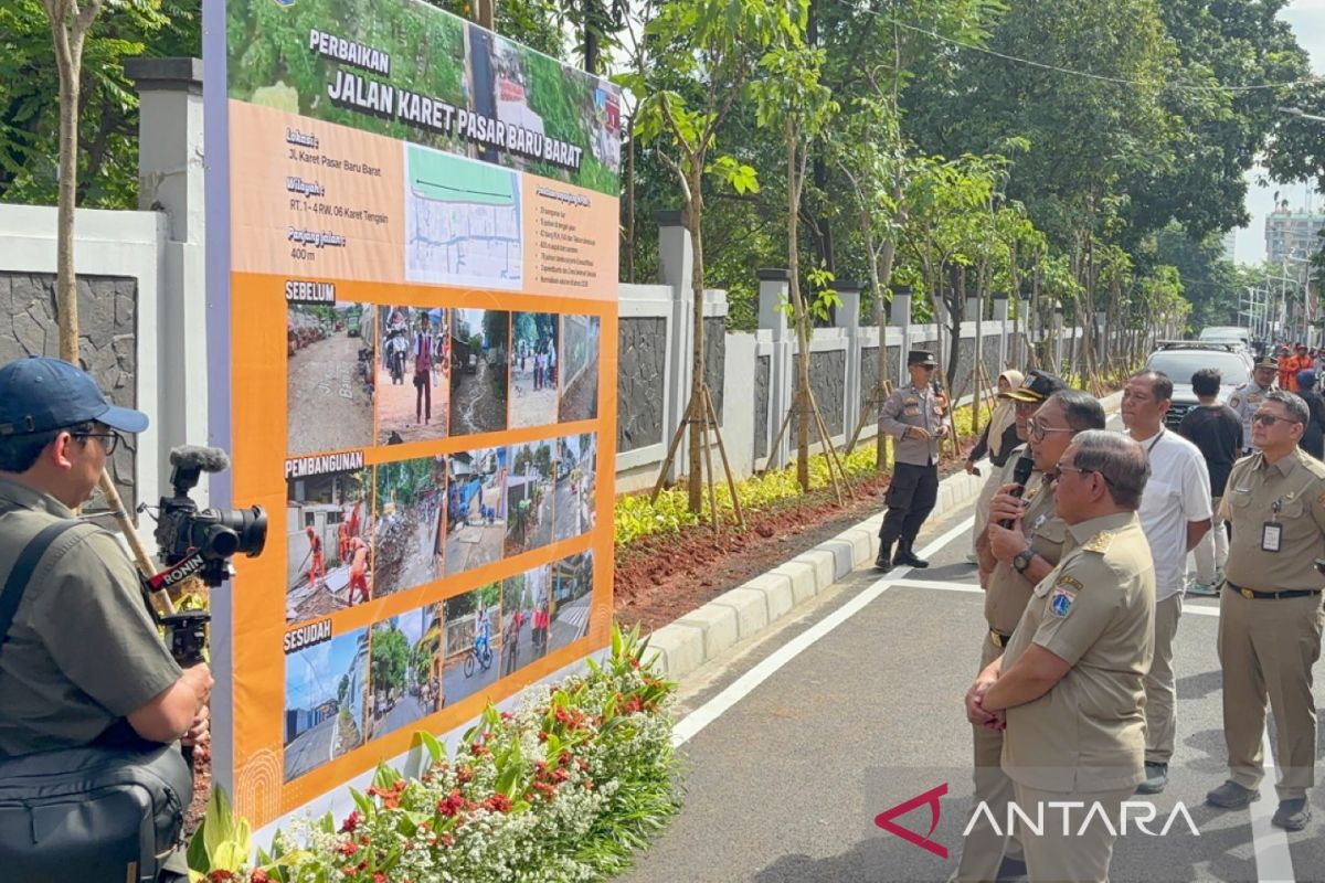 30 tahun rusak, Pramono resmikan revitalisasi jalan di Karet Tengsin