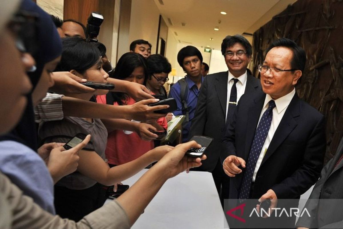 KPK sebut Chrisna Damayanto absen dari panggilan karena sakit