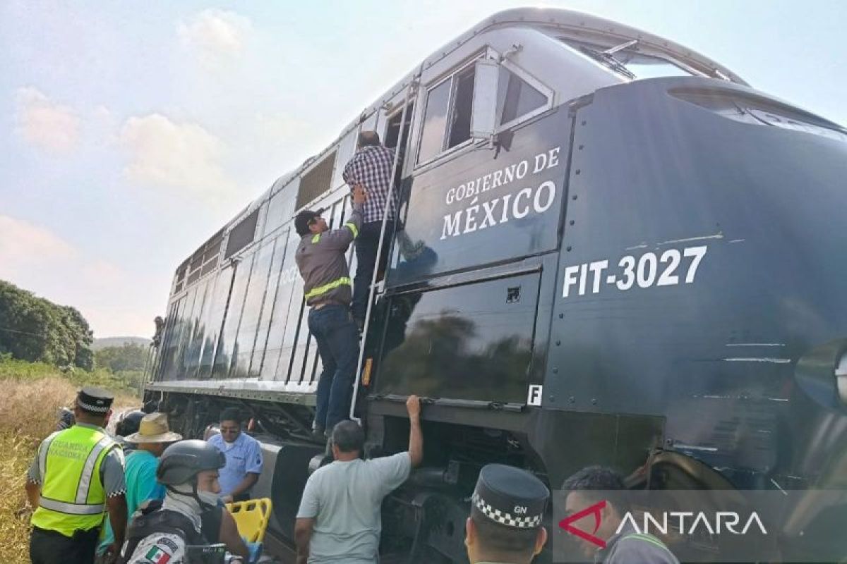 Kereta anjlok di Meksiko: 13 tewas, 98 terluka