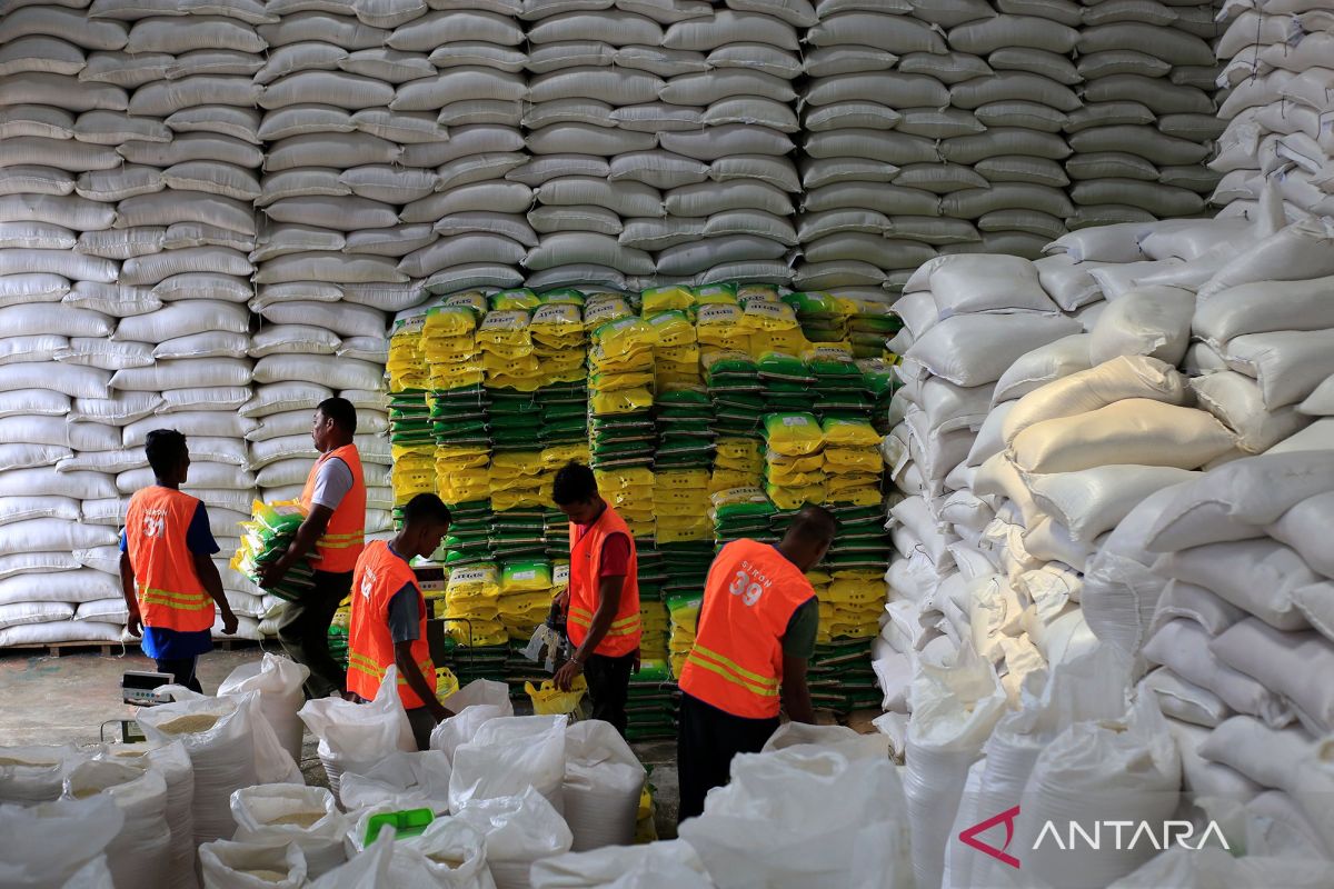 BULOG manfaatkan GOR Aceh Tamiang jadi gudang beras