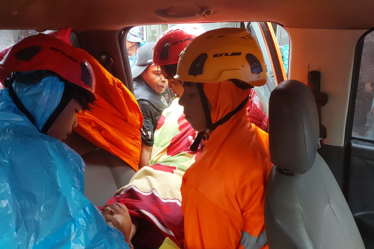 Satu unit rumah tertimbun longsor di Ngungun Agam