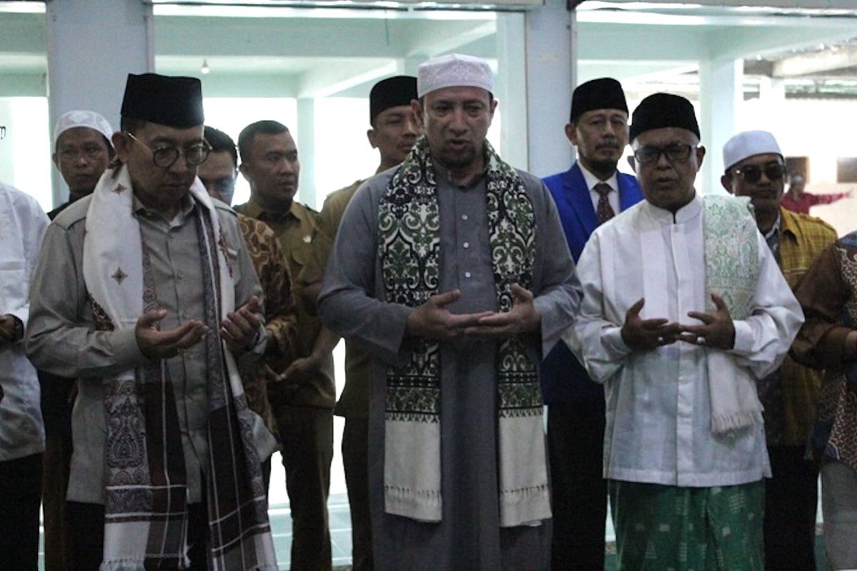 Menteri Kebudayaan ziarah ke makam pendiri Perguruan Islam Alkhairaat