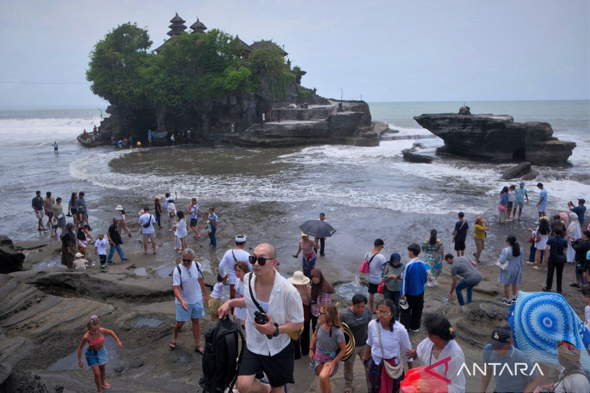 Demi keamanan, warga diimbau tak unggah liburan berlebihan di medsos