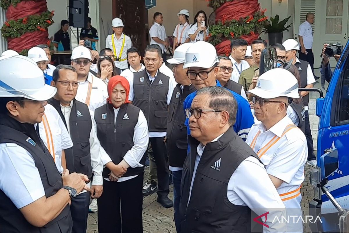 Pemprov DKI kirim mobil tangki dan IPA bergerak ke Sumatera