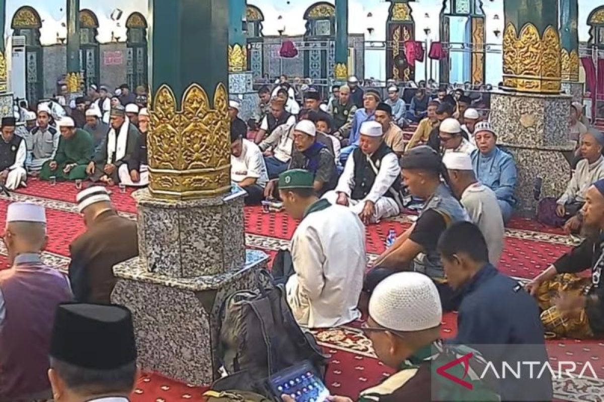 Malam Tahun Baru, Masjid Agung Palembang gelar zikir korban bencana