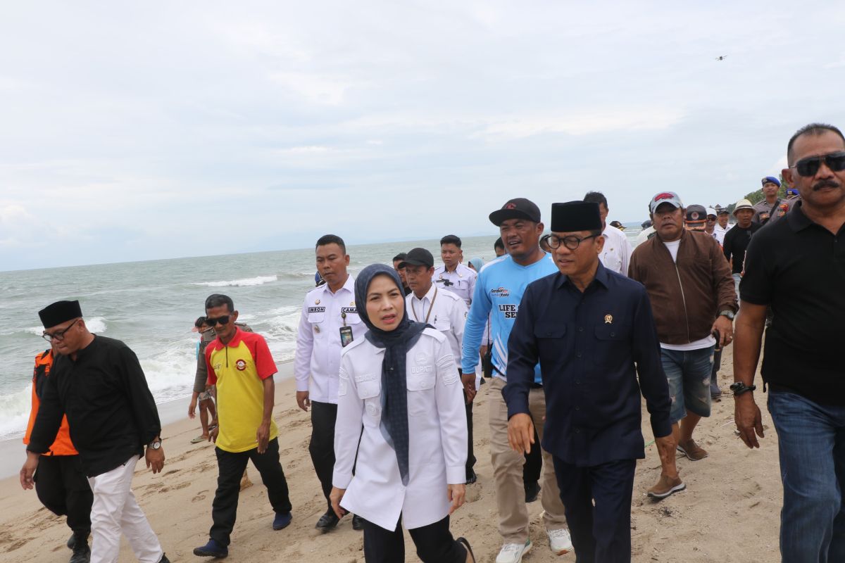 Mendes PDT tinjau kesiapan wisata Anyer jelang Tahun Baru 2026