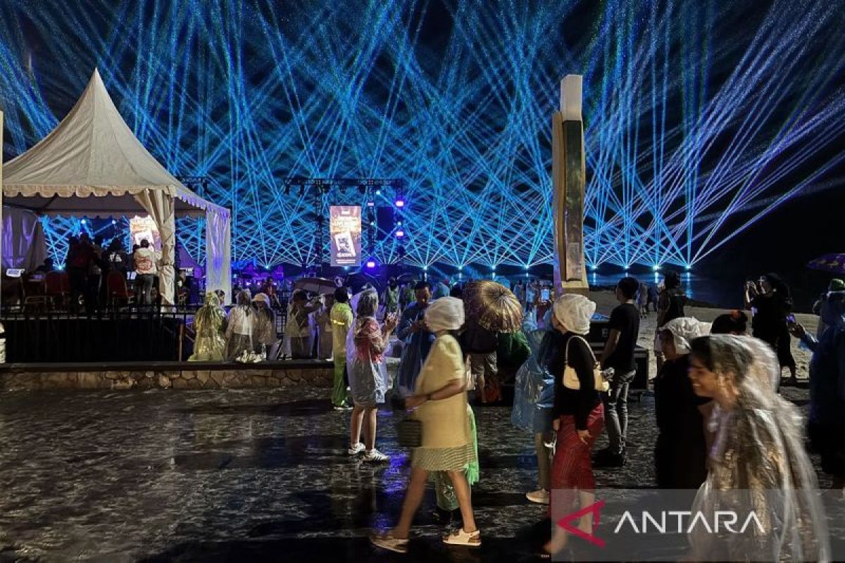 Meski hujan, lebih 55 ribu orang telah masuk Ancol