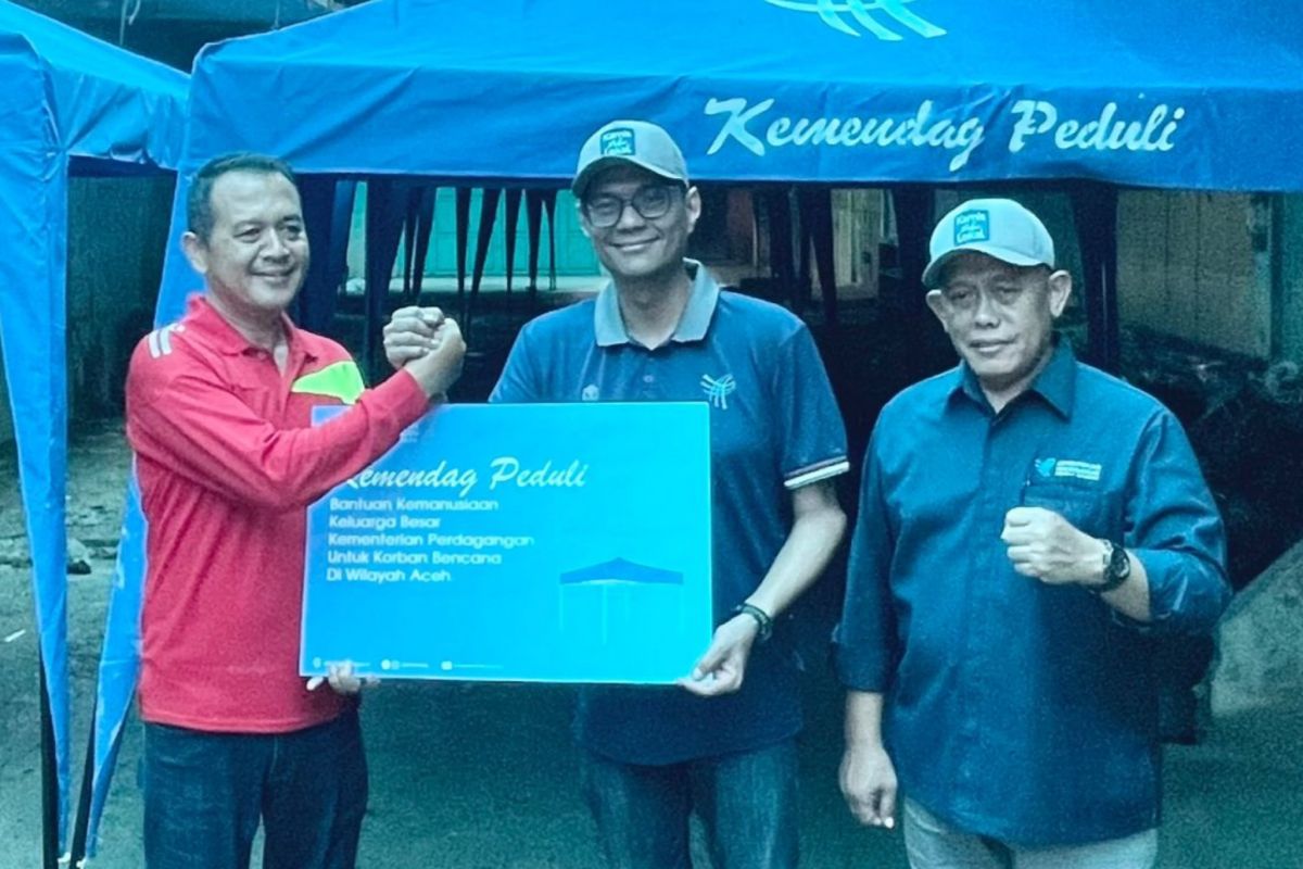 Kemendag salurkan 100 tenda darurat untuk pedagang di Aceh Tamiang
