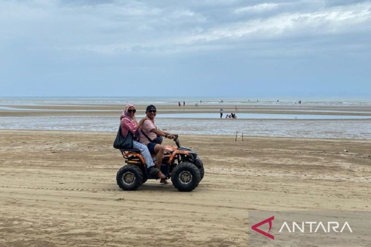 Glamping romantis nikmati sunrise dan sunset Pantai Ambalat