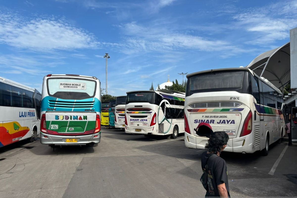 Ribuan penumpang tiba di Terminal Tanjung Priok pada arus balik Nataru