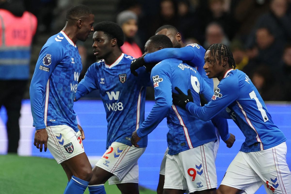 Tottenham diimbangi Sunderland, Newcastle hajar Crystal Palace